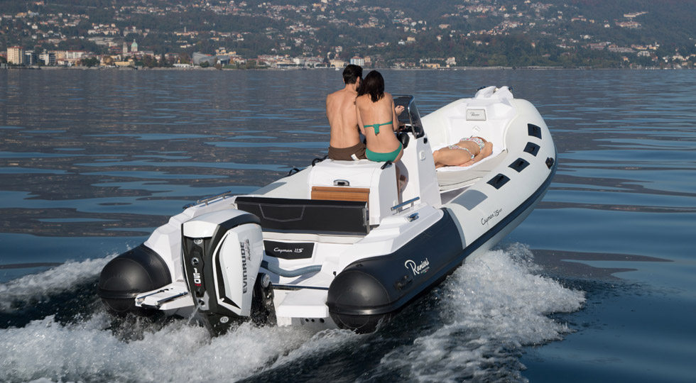 Ranieri International Cayman 23 Sport and Evinrude G2: double trouble
