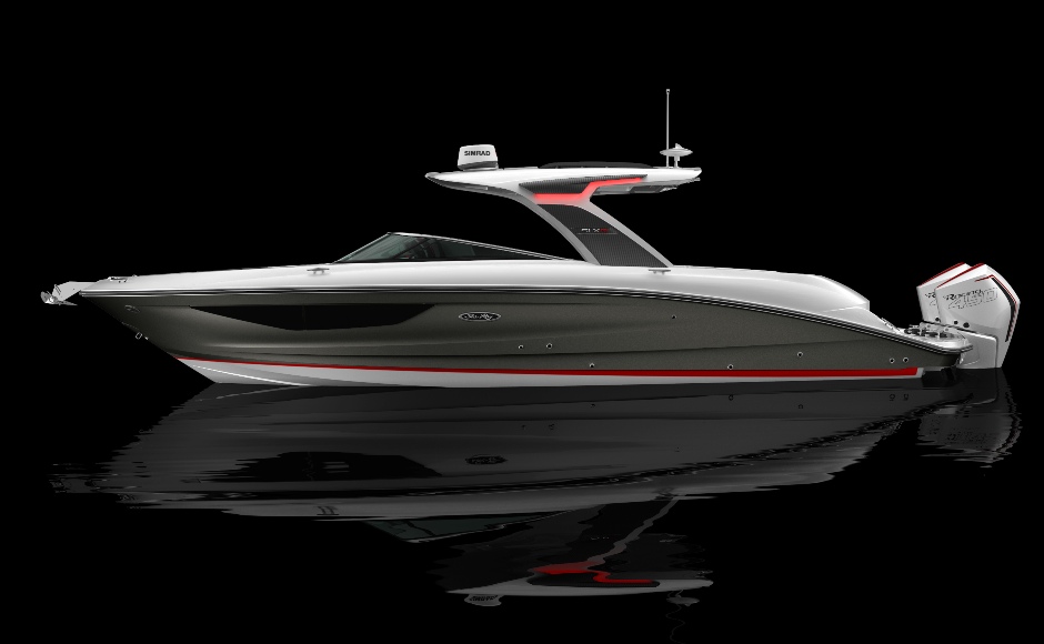 Sea Ray Slx R 350 features the new Mercury Racing 450r outboards